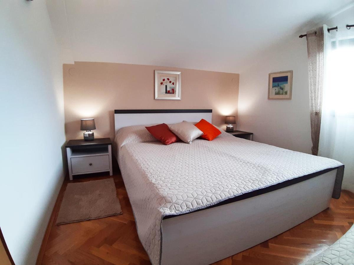 Apartments Zrinka 793 Porec Ngoại thất bức ảnh