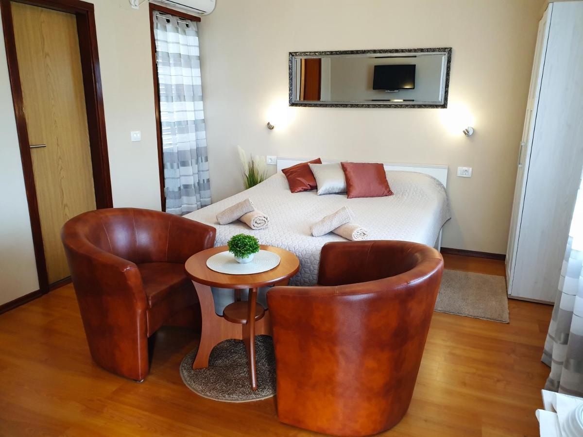 Apartments Zrinka 793 Porec Ngoại thất bức ảnh
